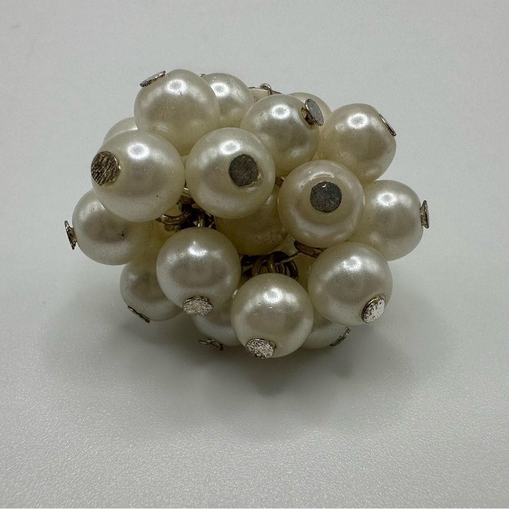 4/$20 Pearl Cluster Ring